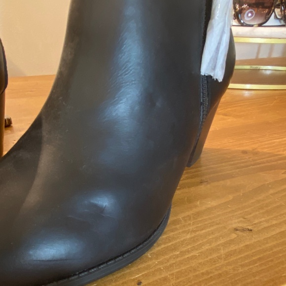 BRAND NEW Never Worn Vionic Madeline Black Leather Boots - Size 11 - Picture 8 of 16